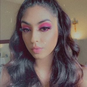 Meet your Posher, Adriana